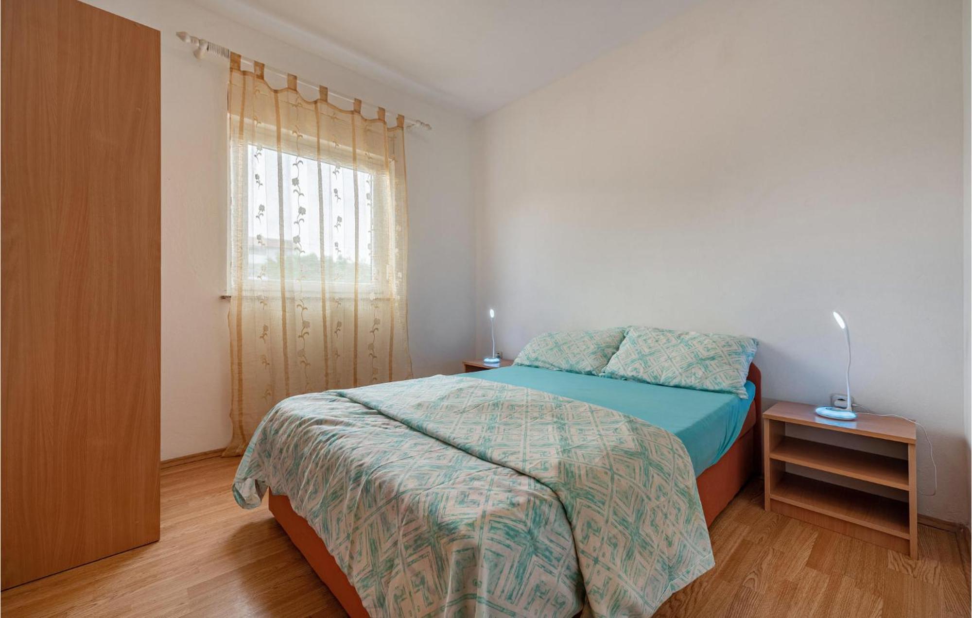 Lovely Apartment In Vir With Kitchen מראה חיצוני תמונה