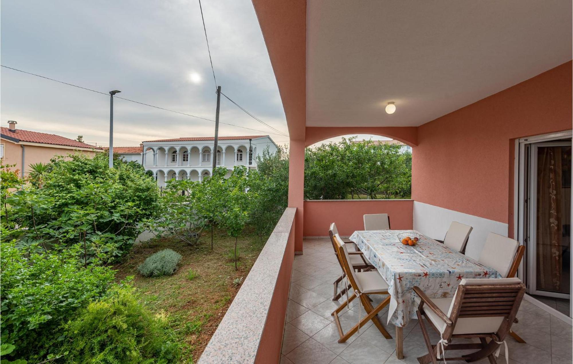 Lovely Apartment In Vir With Kitchen מראה חיצוני תמונה